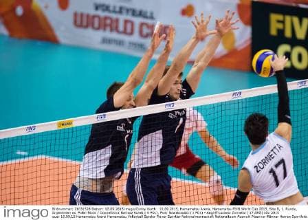 10.09.2015, Hamamatsu Arena, Hamamatsu FIVB World Cup 2015, Site B, 1. Runde, Argentinien vs. Polen Block Doppelblock Bartosz Kurek ( 6 POL), Piotr Nowakowski ( 1 POL) - Angriff Luciano Zornetta ( 17 ARG)