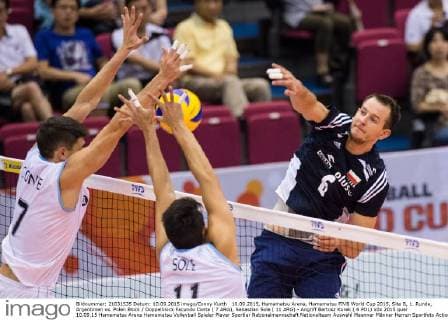 10.09.2015, Hamamatsu Arena, Hamamatsu FIVB World Cup 2015, Site B, 1. Runde, Argentinien vs. Polen Block Doppelblock Facundo Conte ( 7 ARG), Sebastian Sole ( 11 ARG) - Angriff Bartosz Kurek ( 6 POL)