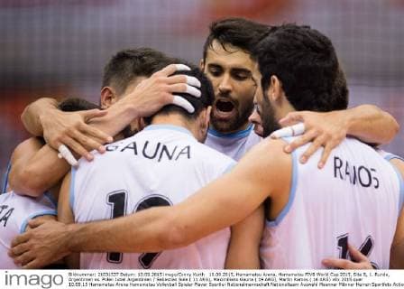 10.09.2015, Hamamatsu Arena, Hamamatsu FIVB World Cup 2015, Site B, 1. Runde, Argentinien vs. Polen Jubel Argentinien Sebastian Sole ( 11 ARG), Maximiliano Gauna ( 19 ARG), Martin Ramos ( 16 ARG)