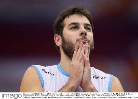 10.09.2015, Hamamatsu Arena, Hamamatsu FIVB World Cup 2015, Site B, 1. Runde, Argentinien vs. Polen Luciano de Cecco ( 15 ARG) enttäuscht enttaeuscht traurig
