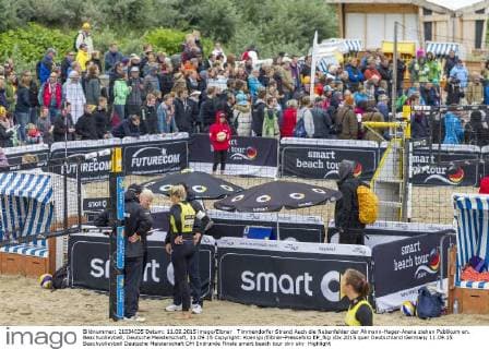 Timmendorfer Strand Auch die Nebenfelder der Ahmann-Hager-Arena ziehen Publikum an. Beachvolleyball, Deutsche Meisterschaft, 11.09.15 Copyright: Koenigx Eibner-Pressefoto EP_fkg