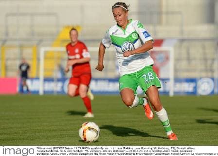 v.li.: Lena Goeßling (Lena Goessling, VfL Wolfsburg, 28), Fussball, Allianz Frauen-Bundesliga, FC Bayern München - VfL Wolfsburg, xslx
