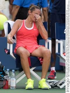 Roberta Vinci (ITA) sitzt fassungslos auf ihrem Stuhl nach dem Semi Final Sieg,Emotion,Tattoo, Tennis - US Open 2015 - Grand Slam ITF ATP Tennis Herren WTA Tennis Damen - Flushing Meadows - New York - New York - USA - 11 September 2015.
