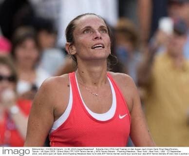 Roberta Vinci (ITA) hat Traenen in den Augen nach ihrem Semi Final Sieg,Emotion, Tennis - US Open 2015 - Grand Slam ITF ATP Tennis Herren WTA Tennis Damen - Flushing Meadows - New York - New York - USA - 11 September 2015.