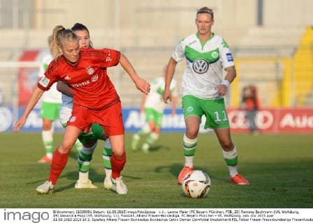 v.li.: Leonie Maier (FC Bayern München, FCB, 20) Ramona Bachmann (VfL Wolfsburg, 19) Alexandra Popp (VfL Wolfsburg, 11), Fussball, Allianz Frauen-Bundesliga, FC Bayern München - VfL Wolfsburg, xslx