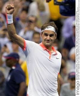 Roger Federer (SUI) winkt und bedankt sich beim Publikum nach seinem Sieg,Jubel,Freude,Emotion, Tennis - US Open 2015 - Grand Slam ITF ATP Tennis Herren WTA Tennis Damen - Flushing Meadows - New York - New York - USA - 11 September 2015. Juergen Hasenkopf