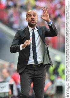 Fußball 1. Bundesliga 4. Spieltag Bayern München - FC Augsburg am 12.09.2015 in der Allianz Arena in München Josep Pep Guardiola ( Trainer München ) xRx