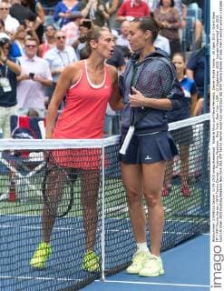 Roberta Vinci und Flavia Pennetta, Damen Finale Tennis - US Open 2015 - Grand Slam ITF ATP Tennis Herren WTA Tennis Damen - Flushing Meadows - New York - New York - USA - 12 September 2015. Juergen Hasenkopf