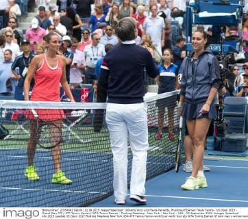 Roberta Vinci und Flavia Pennetta, Muenzwurf,Damen Finale Tennis - US Open 2015 - Grand Slam ITF ATP Tennis Herren WTA Tennis Damen - Flushing Meadows - New York - New York - USA - 12 September 2015. Juergen Hasenkopf