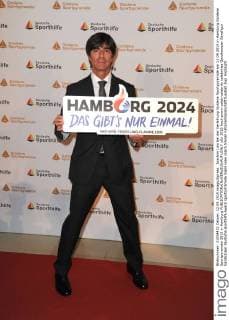 Joachim Löw bei der Verleihung Goldene Sportpyramide am 12.09.2015 in Hamburg Goldene Sportpyramdie 2015 in Hamburg 