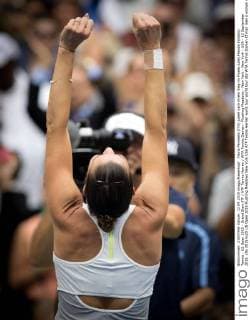 Flavia Pennetta (ITA) jubelt nach ihrem Sieg im Finale,Jubel,Freude,Emotion, Tennis - US Open 2015 - Grand Slam ITF ATP Tennis Herren WTA Tennis Damen - Flushing Meadows - New York - New York - USA - 12 September 2015.