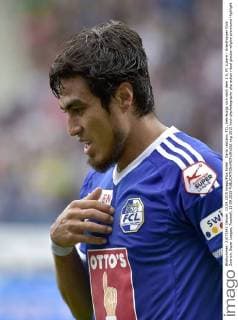 Dario Lezcano, FCL, bekreuzigt sich nach dem 1:0, FC Luzern - Grasshopper Club Zuerich, Super League, Fussball, 13.09.2015 