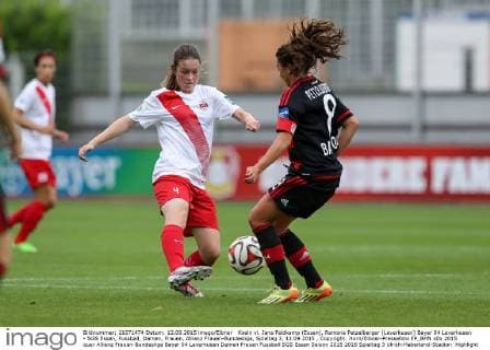 Koeln vl. Jana Feldkamp (Essen), Ramona Petzelberger (Leverkusen) Bayer 04 Leverkusen - SGS Essen, Fussball, Damen, Frauen, Allianz Frauen-Bundesliga, Spieltag 3, 13.09.2015 , Copyright: Horn Eibner-Pressefoto EP_BHN