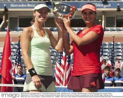 Aktuell Tennis, US Open, Martina Hingis Sania Mirza gewinnen Doppel Finale September 13, 2015 Martina Hingis of Swtizerland and Sania Mirza of India win the women s doubles title at the 2015 US Open, played at the Billie Jean King Tennis Center, Flushing Meadow NY. TENNIS: SEP 13 US Open Icon250150913048 EDITORIAL USE ONLY