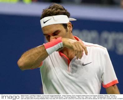 Roger Federer (SUI) reagiert enttaeuscht,Frust,Aerger,Emotion, Tennis - US Open 2015 - Grand Slam ITF ATP Tennis Herren WTA Tennis Damen - Flushing Meadows - New York - New York - USA - 13 September 2015.