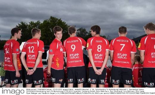 Aktuell Volleyball, 1. BL, Fotoshooting TV Rottenburg Volleyball 1. Bundesliga Saison 2015 2016 Fotoshooting beim TV Rottenburg 07.09.2015 Teambild: Johannes Schief, Felix Orthmann, Tom Strohbach, Lars Wilmsen, Felix Isaak, Sven Metzger und Friederich Nagel (v.li.) 