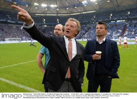13.09.2015, xjhx, Fussball 1.Bundesliga, FC Schalke 04 - FSV Mainz 05, emspor, v.l. Praesident Harald Strutz (FSV Mainz 05), Manager Sportlicher Leiter Christian Heidel (FSV Mainz 05)