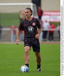 Aktuell Fußball, Eintracht Frankfurt Legendenspiel, 90er Traditionsmannschaft - 90er Bundesliga Stars 13.09.2015, xovx, Fussball, Dietmar Roth Legendenspiel, Eintracht Frankfurt 90er Auswahl - Bundesliga Auswahl 90er, emspor, Maurizio Gaudino (Eintracht Frankfurt), Freisteller.