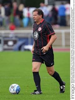 Aktuell Fußball, Eintracht Frankfurt Legendenspiel, 90er Traditionsmannschaft - 90er Bundesliga Stars 13.09.2015, xovx, Fussball, Dietmar Roth Legendenspiel, Eintracht Frankfurt 90er Auswahl - Bundesliga Auswahl 90er, emspor, Andreas Andi Moeller (Eintracht Frankfurt), Freisteller.