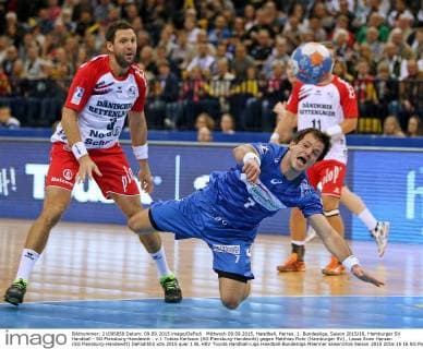 Mittwoch 09.09.2015, Handball, Herren, 1. Bundesliga, Saison 2015 16, Hamburger SV Handball - SG Flensburg-Handewitt : v.l. Tobias Karlsson (SG Flensburg-Handewitt) gegen Matthias Flohr (Hamburger SV) , Lasse Svan Hansen (SG Flensburg-Handewitt) DeFodi502