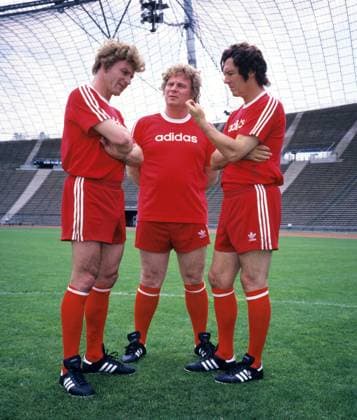 Karl Heinz Rummenigge, Uli Hoeneß, Franz Beckenbauer von links fotografiert am 27.3.2001 im Olympiastadion in Muenchen Fußball 1 Bundesliga FC Bayern München