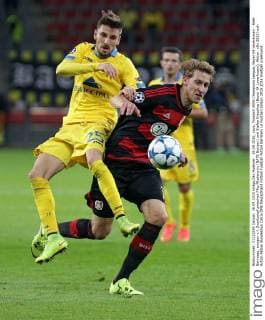 16.09.2015, xovx, Fussball UEFA Champions League, Bayer 04 Leverkusen - Bate Baryssau, emspor v.l. Zweikampf zwischen Filip Mladenovic (BATE Borisov) und Stefan Kiessling (Bayer 04 Leverkusen), Aktion.