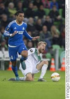 17-09-2015, Olympique marseille, Karim Rekik of Olympique de Marseille, Michael de Leeuw of FC Groningen, during the UEFA Europa League match between FC Groningen and Olympique Marseille on September 17, 2015 at the Euroborg stadium in Groningen, The Netherlands. FC Groningen v Olympique Marseille UEFA Europa League 2015 2016 xVIxSportphotoAgency.com xErwinxOttenxIVx 4339844