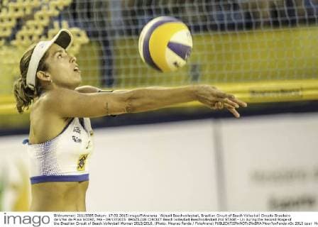 Aktuell Beachvolleyball, Brazilian Circuit of Beach Volleyball Circuito Brasileiro de V?lei de Praia SCORE, MG - 09 17 2015: BRAZILIAN CIRCUIT Beach volleyball Beachvolleyball 2nd STAGE - Lili during the Second Stage of the Brazilian Circuit of Beach Volleyball Women 2015 2016. (Photo: Mourao Panda FotoArena)  Mour?oxPanda