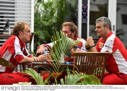 Atmosphere at Marina Bay circuit in Singapur before the start. In the picture, Maurizio Arrivabene. xRUBIOx  RV RACING PRESS