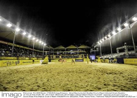 Aktuell Beachvolleyball, Brazilian Circuit of Beach Volleyball Circuito Brasileiro de Volei de Praia SCORE, MG - 09 17 2015: BRAZILIAN CIRCUIT Beach volleyball Beachvolleyball 2nd STAGE - panoramic of the court during the Second Stage of the Brazilian Circuit of Beach Volleyball Women 2015 2016. (Photo: Mourao Panda FotoArena) 
