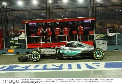 Lewis Hamilton; Mercedes Grand Prix, formula 1 GP, Singapore, 18.09.2015 Photo:mspb Thomas Melzer Lewis Hamilton; formula 1 GP, Singapore