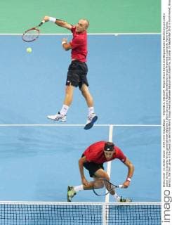 - BRUSSELS, BELGIUM: Belgian Steve Darcis and Belgian Ruben Bemelmans pictured in action during a doubles tennis game between Belgium s Steve Darcis and Ruben Bemelmans versus Argentina s Leonardo Mayer and Carlos Berlocq, the third game in the Davis Cup semi final World Group meeting between Belgium and Argentina, Saturday 19 September 2015 in Vorst-Forest, Brussels. VIRGINIExLEFOUR  x04703513x