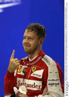 Singapore Grand Prix 17 - 20 September 2015 19.09.2015 - Qualifying, Sebastian Vettel (GER) Scuderia Ferrari SF15-T pole position 