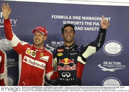 Motorsports: FIA Formula One World Championship WM Weltmeisterschaft 2015, Grand Prix of Singapore, 5 Sebastian Vettel (GER, Scuderia Ferrari), 3 Daniel Ricciardo (AUS, Infiniti Red Bull Racing), xHOCHxZWEIx