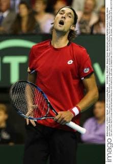 - BRUSSELS, BELGIUM: Belgian Ruben Bemelmans looks dejected during a doubles tennis game between Belgium s Steve Darcis and Ruben Bemelmans versus Argentina s Leonardo Mayer and Carlos Berlocq, the third game in the Davis Cup semi final World Group meeting between Belgium and Argentina, Saturday 19 September 2015 in Vorst-Forest, Brussels. VIRGINIExLEFOUR  x04703757x
