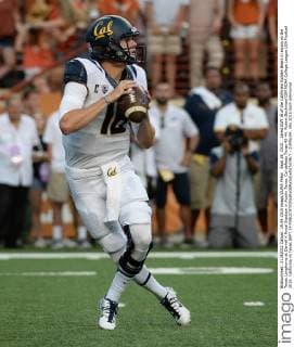 Sept 19, 2015. . Jared Goff 16 of the California Golden Bears in action vs the Texas Longhorns at Darrell K Royal Stadium in Austin Texas. Cal defeats Texas 45-44. Robert Backman CSM NCAA College League USA Football 2015: California vs Texas SEPT 19 - ZUMAc04_