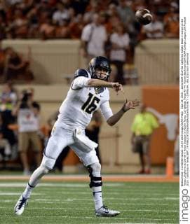 Sept 19, 2015. . Jared Goff 16 of the California Golden Bears in action vs the Texas Longhorns at Darrell K Royal Stadium in Austin Texas. Cal defeats Texas 45-44. Robert Backman CSM NCAA College League USA Football 2015: California vs Texas SEPT 19 - ZUMAc04_
