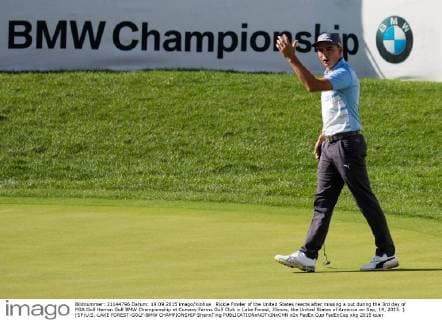 Rickie Fowler of the United States reacts after missing a put during the 3rd day of PGA Golf Herren Golf BMW Championship at Conway Farms Golf Club in Lake Forest, Illinois, the United States of America on Sep, 19, 2015. ) (SP)U.S.-LAKE FOREST-GOLF-BMW CHAMPIONSHIP ShenxTing 