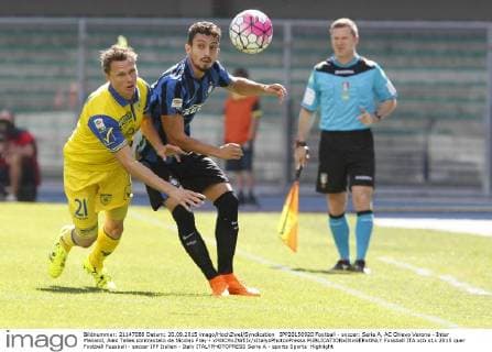 IPP20150920 Football - soccer: Serie A, AC Chievo Verona - Inter Mailand, Alex Telles contrastato da Nicolas Frey - xHOCHxZWEIx xItalyxPhotoxPressx 