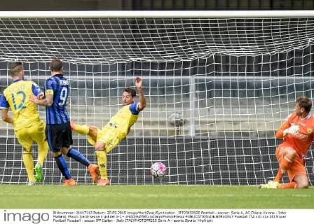 IPP20150920 Football - soccer: Serie A, AC Chievo Verona - Inter Mailand, Mauro Icardi segna il gol del 0-1 - xHOCHxZWEIx xItalyxPhotoxPressx 
