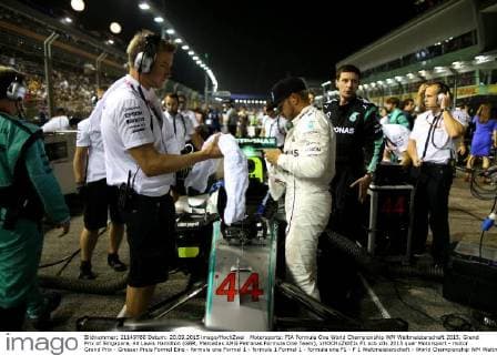 Motorsports: FIA Formula One World Championship WM Weltmeisterschaft 2015, Grand Prix of Singapore, 44 Lewis Hamilton (GBR, Mercedes AMG Petronas Formula One Team), xHOCHxZWEIx