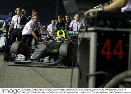 Motorsports: FIA Formula One World Championship WM Weltmeisterschaft 2015, Grand Prix of Singapore, 44 Lewis Hamilton (GBR, Mercedes AMG Petronas Formula One Team), xHOCHxZWEIx
