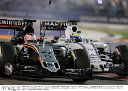 Singapore Grand Prix 17 - 20 September 2015 20.09.2015 - Race, Crash, Nico Hulkenberg (GER) Sahara Force India F1 VJM08 and Felipe Massa (BRA) Williams F1 Team FW37 
