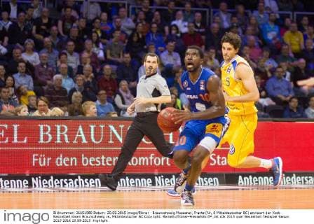Braunschweig Massenat, Frantz (Nr. 8 Mitteldeutscher BC) anvisiert den Korb Basketball löwen Braunschweig vs. Mitteldeutscher BC Copyright: Reineltx Eibner-Pressefoto EP_drt