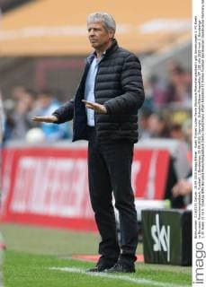 Koeln Trainer Lucien Favre (Borussia Moenchengladbach) gibt Anweisungen 1. FC Koeln vs Borussia Moenchengladbach, Fussball, 1.Bundesliga, 19.09.2015, Copyright: Schueler Eibner-Pressefoto EP_JSE