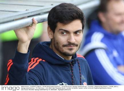 Jonas Hummels (SpVgg Unterhaching) Fussball Regionalliga Bayern 19.09..2015 SpVgg Unterhaching - FV Illertissen