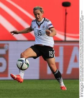 Anna Blässe (Deutschland), am Ball Deutschland - Ungarn Europameisterschaft-Qualifikationsrunde für Europa-Meisterschaft 2017, UEFA Championship Qualifying, Fussball, Fußball, soccer, Frauen, Damen, women Halle Saale, 18.9.2015