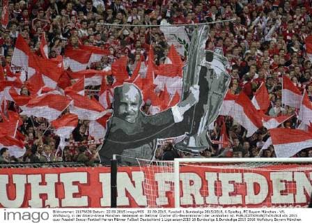 22.09.2015, Fussball 1.Bundesliga 2015 2016, 6.Spieltag, FC Bayern München - VfL Wolfsburg, in der Allianz-Arena München. Gedenken an Dettmar Cramer (Ex-Bayerntrainer) der verstorben ist. 