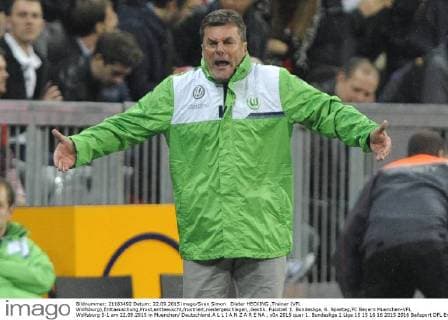 Dieter HECKING ,Trainer (VFL Wolfsburg),Enttaeuschung,Frust,enttaeuscht,frustriert,niedergeschlagen,,Gestik. Fussball 1. Bundesliga, 6. Spieltag,FC Bayern Muenchen-VFL Wolfsburg 5-1 am 22.09.2015 in Muenchen Deutschland.A L L I A N Z A R E NA ,