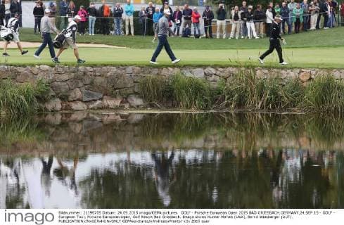 GOLF - Porsche European Open 2015 BAD GRIESBACH,GERMANY,24.SEP.15 - GOLF - European Tour, Porsche European Open, Golf Resort Bad Griesbach. Image shows Hunter Mahan (USA), Bernd Wiesberger (AUT). GEPAxpictures xAndreasxPranter